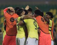 Jugadores de Ecuador celebran su victoria ante Uruguay por el Sudamericano Sub 17