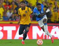 El extremo de la selección de Ecuador, Nilson Angulo, ante Brasil por las Eliminatorias Sudamericanas