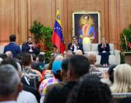 Nicolás Maduro declara a Jesucristo “señor y dueño” de Venezuela en encuentro religioso.