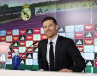 El exjugador del Real Madrid Xabi Alonso es presentado como nuevo entrenador del equipo en Madrid.