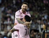 En la imagen, Lionel Messi (arriba) de Inter Miami FC en el estadio BMO de los Ángeles, California, Estados Unidos.