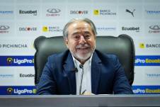 El presidente de Liga de Quito, Isaac Álvarez, en rueda de prensa