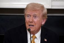 El presidente de Estados Unidos, Donald Trump, habla durante una mesa redonda en la Casa Blanca en Washington D. C., EE. UU., el 23 de octubre de 2025.