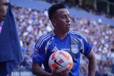 Christian Cueva rescindió su contrato con Emelec.