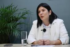 La viceministra de Tecnologías de Información y Comunicación de Paraguay, Alejandra Duarte, habla durante una entrevista para EFE este lunes, en Asunción (Paraguay). EFE/ Juan Pablo Pino