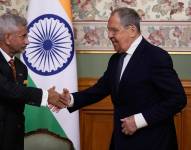 El ministro de Asuntos Exteriores de Rusia, Sergueí Lavrov, y su hologo de la India, Subrahmanyam Jaishankar.