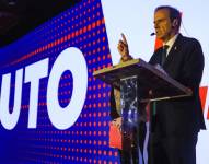 El expresidente y candidato a la Presidencia de Bolivia por la Alianza Libre, Jorge 'Tuto' Quiroga, al dirigirse a sus copartidarios, este domingo, 17 de agosto, tras avanzar a la segunda vuelta de las elecciones generales, en La Paz (Bolivia).