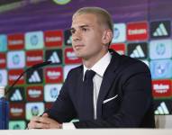 Franco Mastantuono habla en una rueda de prensa durante su presentación como nuevo jugador del Real Madrid.