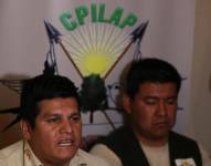 Representantes de pueblos indígenas ofrecen una rueda de prensa hoy, en La Paz (Bolivia).