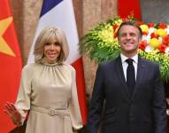El presidente de Francia, Emmanuel Macron y su esposa, Brigitte Macron.