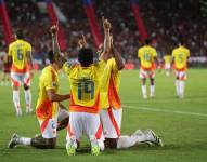 Jugadores de Colombia celebran contra en el estadio Monumental de Maturín, Venezuela