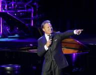 Luis Miguel, cantante mexicano, durante un concierto. También conocido como El Sol de México es un cantante y productor mexicano.​​​ Reconocido por su poderosa voz, es uno de los cantantes más exitosos de la música en español.