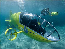 Submarino amarillo y a pedal