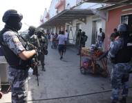 Luego del ataque armado en el puerto pesquero de Esmeraldas, se fortaleció la presencia policial y militar.