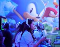 Visitantes de Gamescom, considerada la mayor feria de videojuegos del mundo