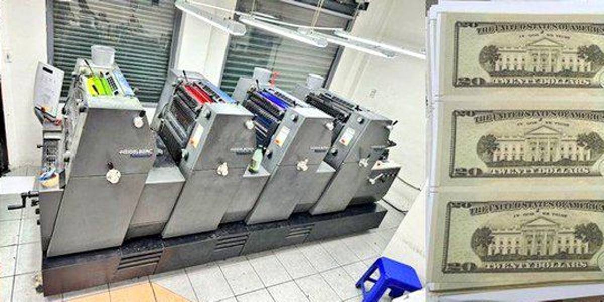 Quito: dos detenidos, en San Juan, porque supuestamente comercializaban papel moneda