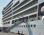 El buque Silver Moon, con 655 personas a bordo llegó al Puerto Principal pasadas las 08:00.