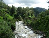 El río Machángara atraviesa Quito desde el lado suroccidental.