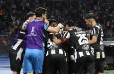 Jugadores de Central Córdoba celebran la victoria ante Deportivo Táchira por Copa Libertadores