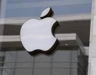El logo de Apple en una de sus tiendas en Washington.
