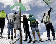 Fotografía de archivo en la que se registró a un grupo de hinchas del Nacional de Colombia.