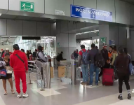 El feriado de Navidad moviliza a miles en Quito y Guayaquil