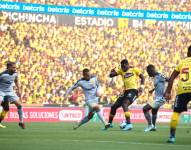 La hinchada de Barcelona SC llenó el 'Coloso del Salado' pero también dejó una fuerte sanción para su equipo.