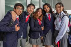 Imagen referencial para graficar a estudiantes. Los bachilleres interesados deberán completar el Registro Único Nacional.