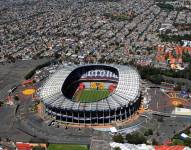 Fotografía de archivo del Estadio Azteca, en la Ciudad de México, que en 2026 se convertirá en el primer estadio que acogerá un Mundial por tercera vez. EFE/ Mario Guzmán
