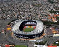 Fotografía de archivo del Estadio Azteca, en la Ciudad de México, que en 2026 se convertirá en el primer estadio que acogerá un Mundial por tercera vez. EFE/ Mario Guzmán