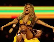 Karol G en su show de medio tiempo de la NFL.