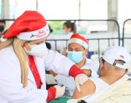 Desde el Ministerio de Salud dan detalles de los nuevos lineamientos para la vacunación de los adultos mayores. API/Archivo