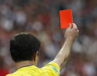 Charles Mendoza, exjuez central tildó de secuestrados y presionados por la Comisión de Arbitraje (CA).