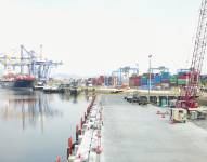 Imagen de un puerto marítimo ubicado en la Isla Trinitaria de Guayaquil.