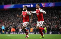 El defensa del Arsenal, Jurrien Timber, celebra su gol contra el Bayern Múnich por la quinta jornada de la Champions League