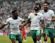 Jugadores de Arabia Saudita, celebrando un gol.