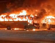 Incendio de tres buses en Montalvo, Los Ríos.