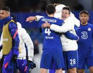 Jugadores del equipo inglés celebran la clasificación tras su triunfo.