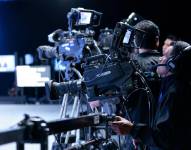 Las cámaras de televisión previo a un debate televisivo.
