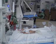 Imagen referencial. Un neonato es atendido en el hospital Enrique Ortega Moreira, en Durán.