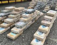 600 paquetes de droga decomisados en Esmeraldas.