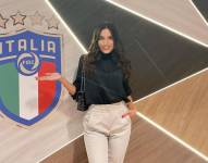 En las imágenes trasmitidas en directo por Toscana TV se ve como el hombre toca con la mano el trasero de la periodista.