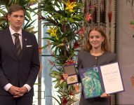 Hija de María Corina Machado recibe el premio Nobel de la Paz 2025