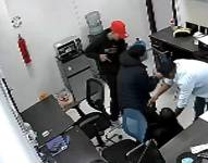 Robo de local de celulares en Quito