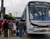 Desconocimiento entre guayaquileños sobre paralización de transporte público