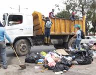La empresa Durán Limpio, una filial de Urvaseo (la compañía que recoge desechos en Guayaquil), señaló en un comunicado que no puede continuar trabajando en ese cantón porque el Municipio les debe valores desde 2021.