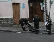 Quito: una mujer asesina a una persona con una puñalada