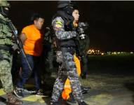 Freddy Anchundia durante el traslado hacia la cárcel de La Roca, en mayo de 2022.