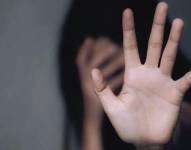 Imagen referencial de una mujer agredida sexualmente.