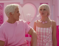 Imagen de Barbie (Margot Robbie) y Ken (Ryan Gosling) en la película 'Barbie'